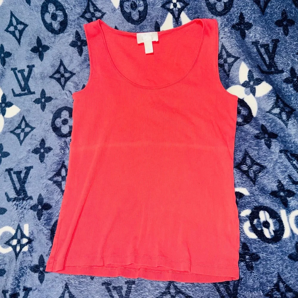 👑 MEDIUM LOFT Vibrant Red Tank Top by - Picture 5 of 10